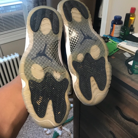 Air Jordan Retro 11 Low Georgetown - Picture 6 of 6